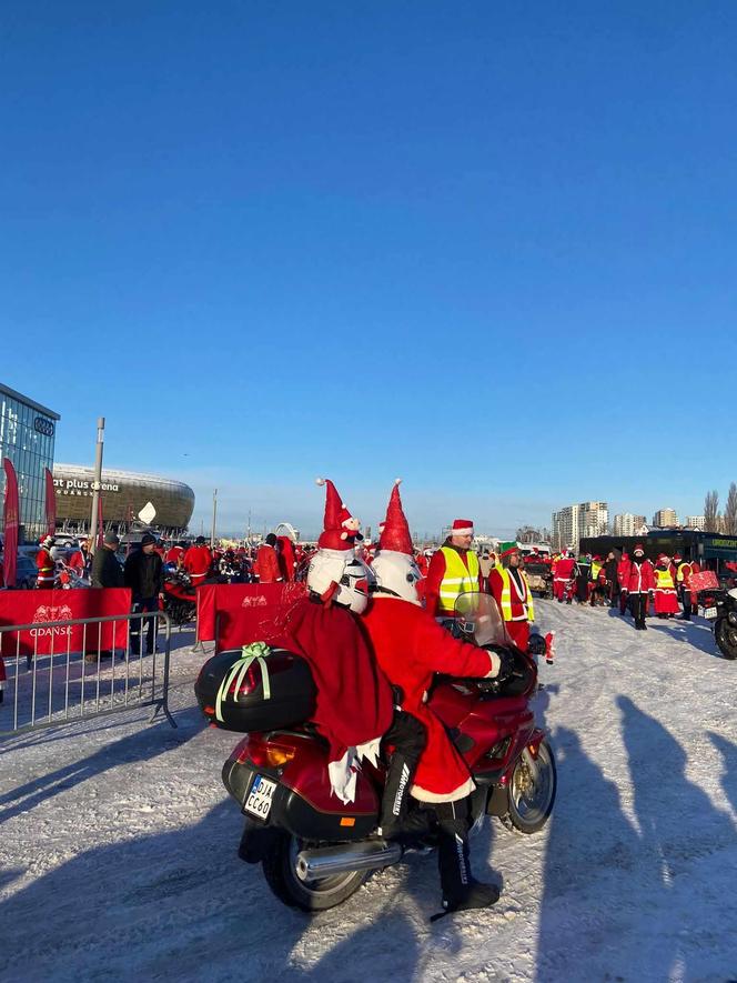 Mikołajkowa parada przejechała ulicami Trójmiasta! Nie zabrakło elfów i śnieżynek 