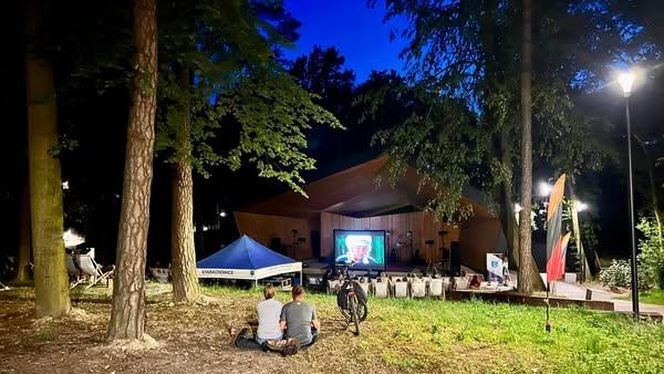 Kino na leżakach w Parku (Starachowice)