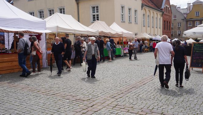 Dni Olsztyna 2025. Dziesiątki wystawców i setki olsztynian na Jarmarku Jakubowym