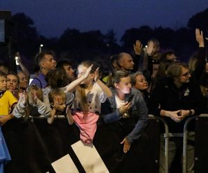 Tłumy wyszły w nocy na ulice. Ludzie klaskali, okrzykom nie było końca