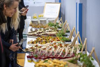 Wege posiłki w szkołach i przedszkolach. Wrocław poszerza ofertę 