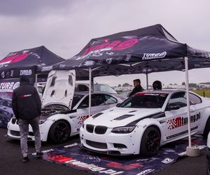 SkillZone Festiwal - motoryzacyjne emocje na lotnisku w Mielcu