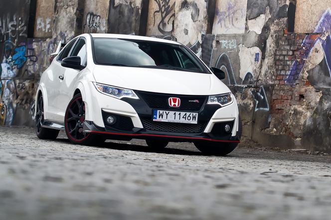 TEST Honda Civic Type R 2.0 i-VTEC Turbo: agresywny dzikus na wolności