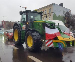 Setki traktorów na ulicach Leszna. Trwa ogólnopolski protest rolników