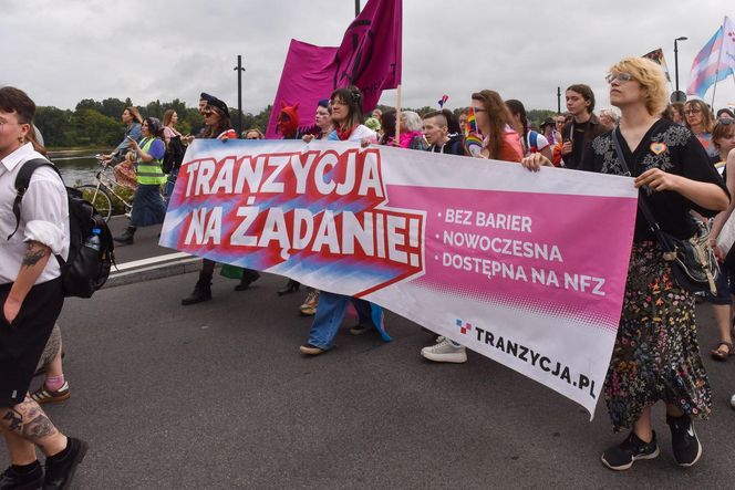 VI Toruński Marsz Równości. Przeciwnicy modlili się w centrum