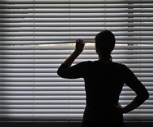 Fobia społeczna: objawy, przyczyny i leczenie