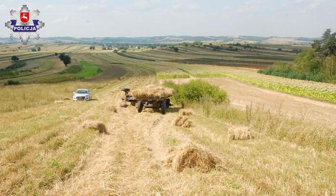 Ciągnik przygniótł dziecko idące po polu