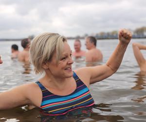 Było gorąco! Lubelskie morsy dały pierwszego w tym roku nura