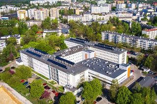 14 godzin dziennie przez 365 dni. Tyle przepracował lekarz z Sosnowca. Ministerstwo nie widzi problemu