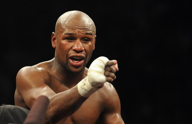 Floyd Mayweather przez ostatni rok zarobił 85 mln dolarów