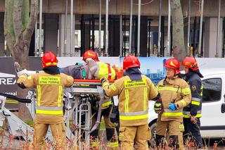 Dramatyczny wypadek na budowie w Warszawie. Robotnik runął z drabiny