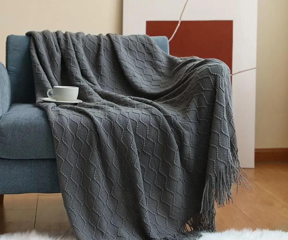 Trik sposób na metamorfozę: nowa narzut lub koc. Piękne inspiracje!