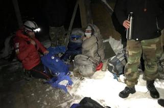 Wyprawa ratunkowa w rejonie Magurki Radziechowskiej. Pomocy potrzebowała szóstka  wyziębionych i wyczerpanych turystów.