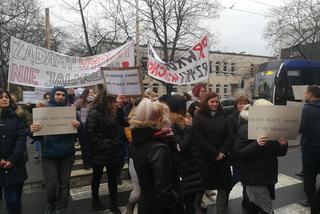 Pracownicy sądów protestują we Wrocławiu