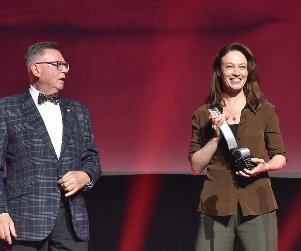 Tofifest 2024 otwarty! Magdalena Różczka, Ewa Wiśniewska i Kafka Jaworska uśmiechały się od ucha do ucha w Toruniu. Zdjęcia z uroczystej gali