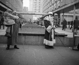 Mikołaj w pasażu za Domami Towarowymi Centrum - 1976 r.