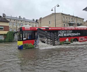 Ulewa w Kaliszu. Ponad 140 interwencji strażaków 