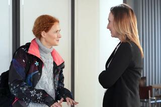 Barwy szczęścia odc. 3022. Asia Sokalska (Anna Gzyra), Halina Kałuża (Marta Zięba)