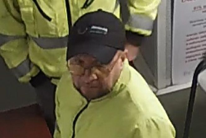 Zuchwała kradzież ponad 200 telewizorów. Kierowca zniknął