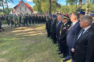 Rodzina, przyjaciele i strażacy pożegnali druhów OSP Żukowo. Zdjęcia chwytają za serce 