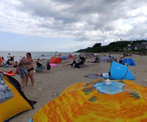 Plaża Mechelinki. Tłum w każdą sobotę i niedzielę