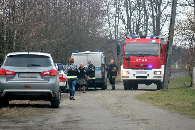 Około godziny 15:30 ze stawu przy ul. Rolnej strażacy wyciągnęli zwłoki 61-letniego mężczyzny.