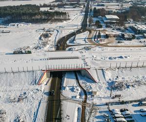 Autostrada A2 do Siedlec z lotu ptaka w ziomowej scenerii 