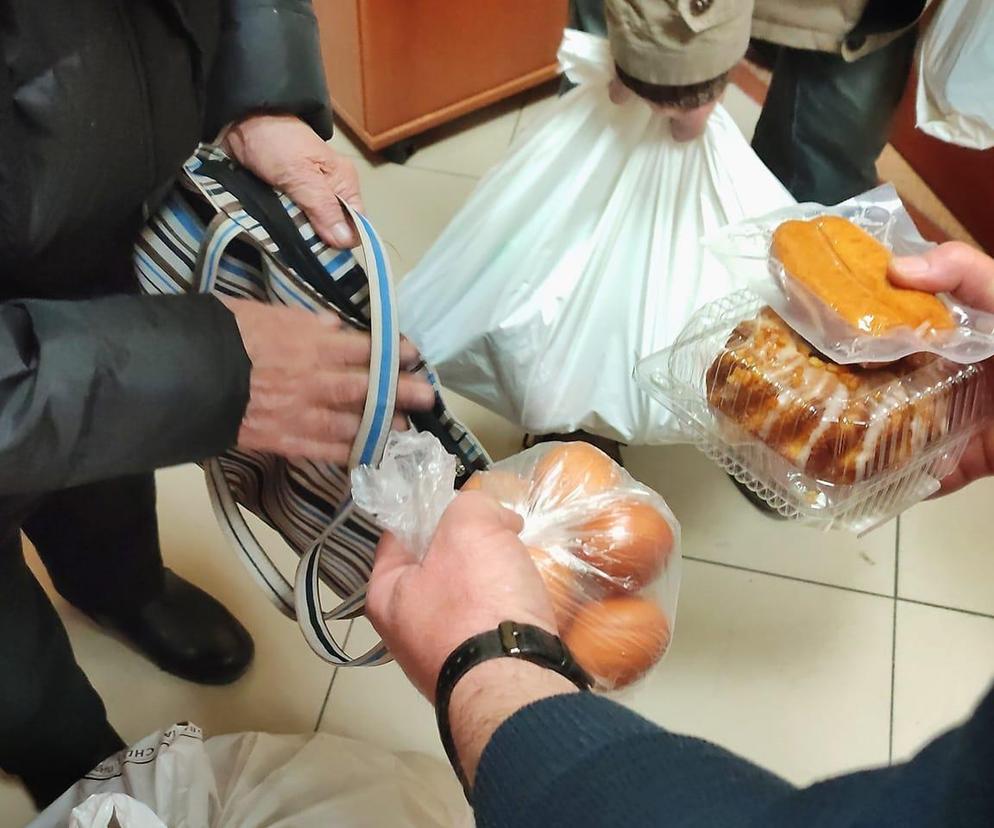 Wielkanocne paczki dla potrzebujących