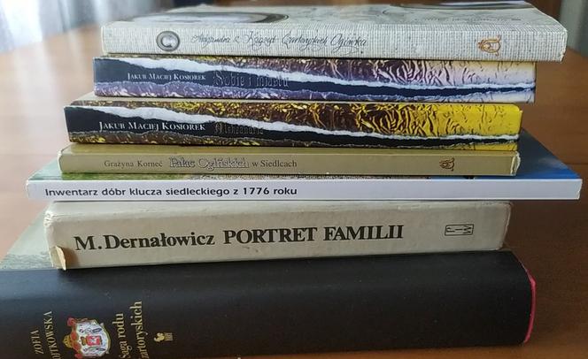 Wydano wiele książek o życiu księżnej Aleksandry Ogińskiej w Siedlcach