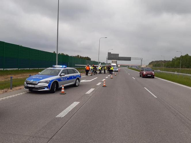 Awaryjne lądowanie awionetki na autostradzie A1 koło Częstochowy. Trasa całkowicie zablokowana