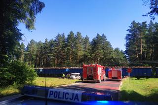 Nowinka - Bryzgiel. Pociąg zderzył się z osobówką. Dwie osoby ranne [FOTO]