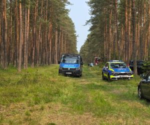 Makabryczne odkrycie w lesie. Najpierw samochód, potem ciało!