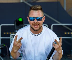 Dąbrowa Summer Festival 2023. W piątek, 7 lipca, wystąpili: Zenek Martyniuk z zespołem Akcent oraz grupa DiscoBoys