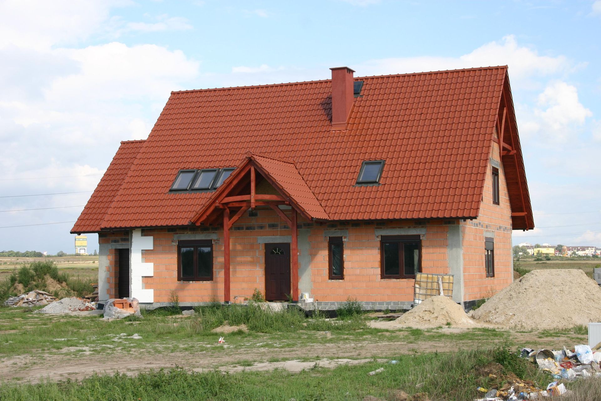 Stan surowy otwarty i zamknięty - jak zabezpieczyć dom przed zimą - murator.pl