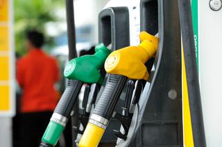 Tańsze paliwo. BP i Lotos odpowiadają na promocje PKN Orlen. Gdzie najbardziej opłaca się zatankować?