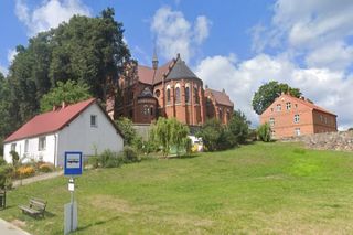 Do tej wsi w woj. warmińsko-mazurskim zjeżdżają tłumy. Nie dla atrakcji turystycznych 