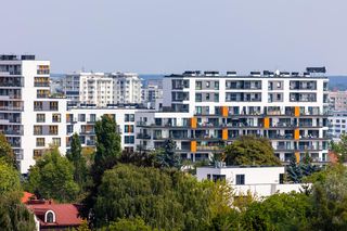 Ulice z najtańszymi mieszkaniami w Warszawie. Tam warto szukać miejsca dla siebie