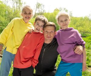 Barwy szczęścia, odc. 2696: Łukasz (Michał Rolnicki), Paulinka (Lena Jastrzębska), Ksawcio (Bartosz Gruchot)