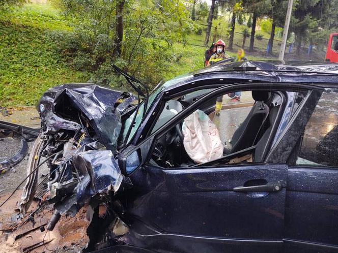 Cztery osoby w szpitalu po wypadku w Librantowej! ZMIAŻDŻONE bmw