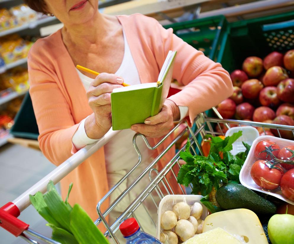 Kobieta podczas zakupów