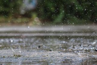 IMGW zapowiedział burze, deszcz ze śniegiem i jeszcze to! Ten kolor przykuwa uwagę