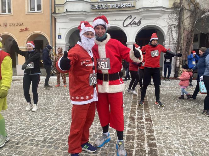 Bieg Mikołajów w Olsztynie 2023. Kilkaset osób pobiegło dla dzieci. Zobaczcie zdjęcia!