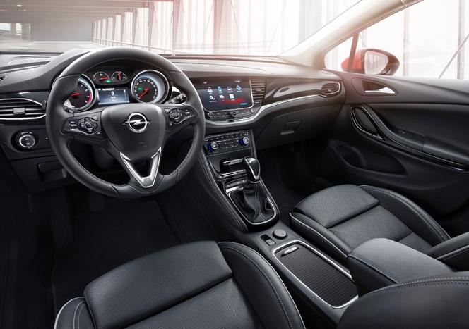 Nowy Opel Astra 2015 - siedzenia