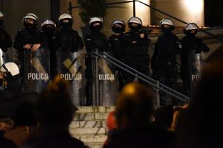 Katowice: Bijatyka na strajku kobiet. Śląska policja mówi o brutalnym ataku na służby