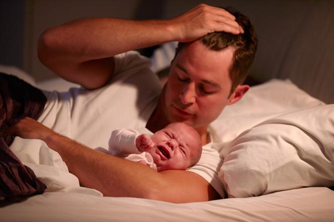 Co zrobić, gdy niemowlak budzi się z krzykiem? To ci pomoże