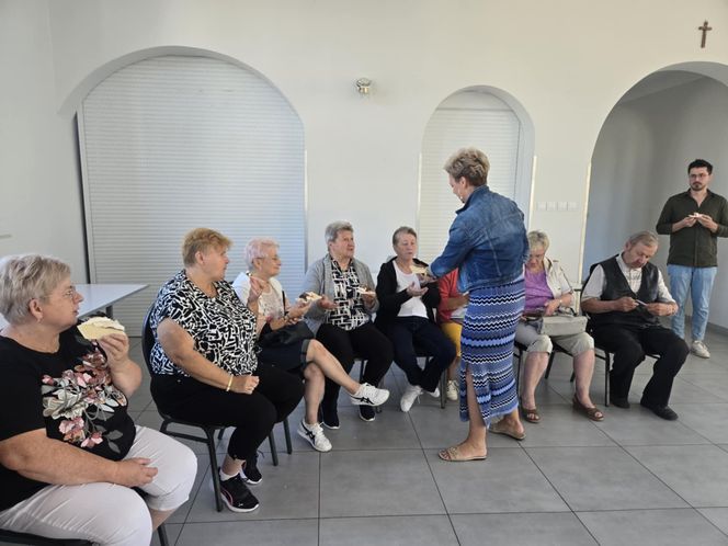 Były opowieści o herbacianych zwyczajach, wspomnienia dawnych spotkań przy stole, a także degustacje różnych gatunków herbat 