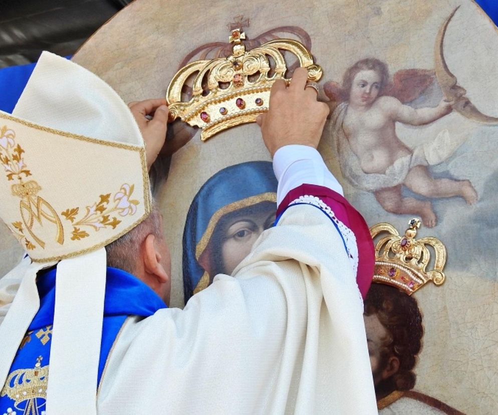 Koronacja papieskimi koronami obrazu Pani Andrychowskiej