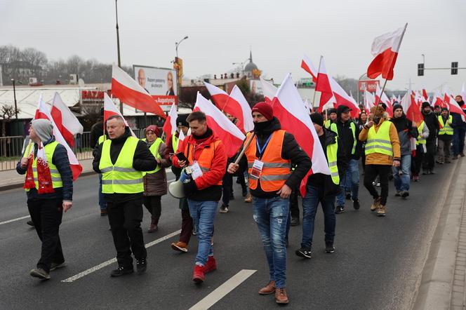 Protest rolników 20 marca w Lublinie. Przeszli ulicami miasta pod LUW