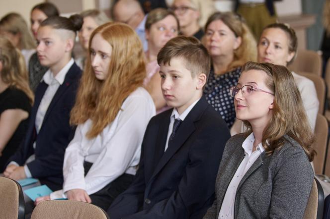 Wyróżniono najlepszych uczniów z Łodzi. Otrzymali specjalne stypendia [ZDJĘCIA]