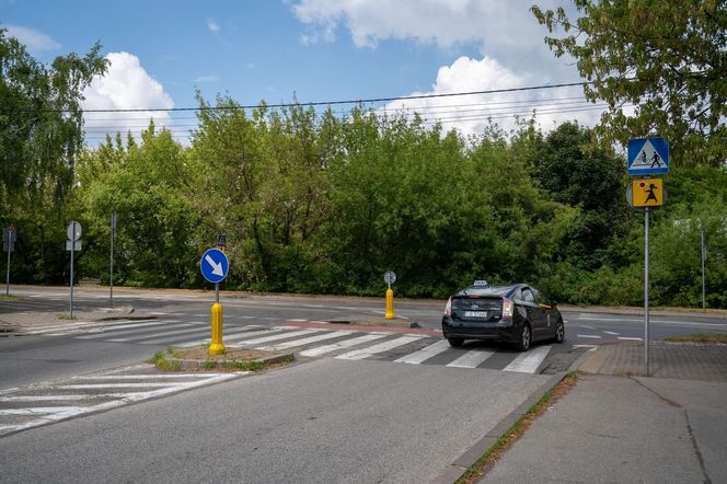 Skrzyżowanie Obrońców Tobruku i Powązkowskiej. Powstanie tu rondo